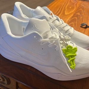 White Kobe Basketball Shoes (Never Worn)